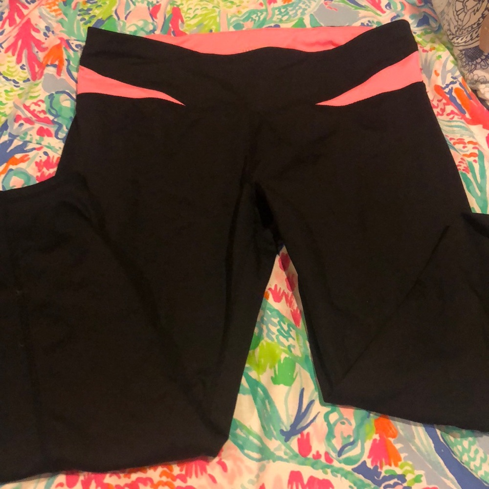Calvin Klein Capri. Top yoga leggings size medium